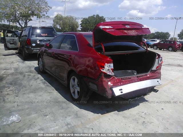 4T1BF1FK0CU563161 - 2012 TOYOTA CAMRY SE/LE/XLE 红色 照片 3