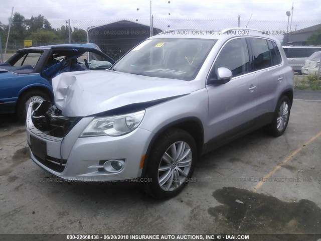 WVGBV7AX0BW534383 - 2011 VOLKSWAGEN TIGUAN S/SE/SEL SILVER photo 2