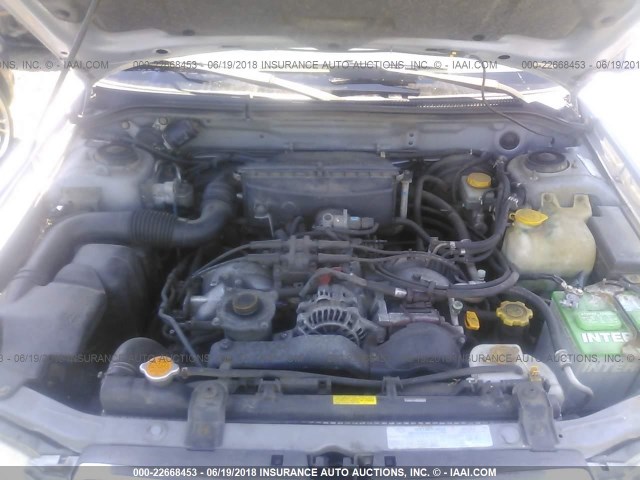 JF1SF65632H719843 - 2002 SUBARU FORESTER S 银色 照片 10