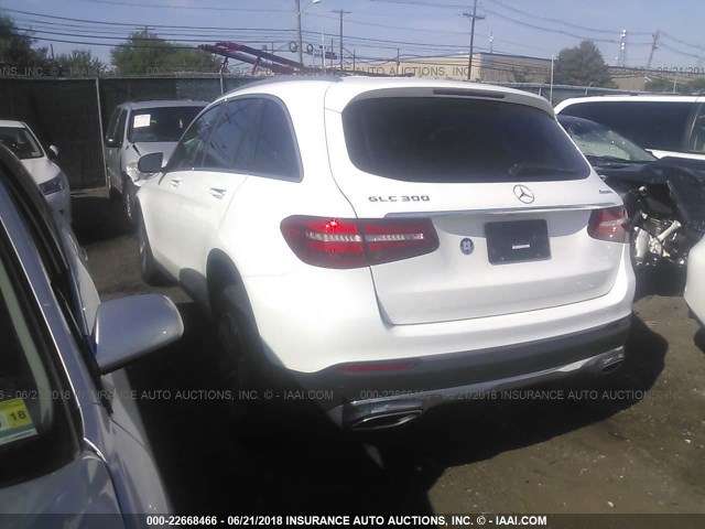 WDC0G4KB8JV021792 - 2018 MERCEDES-BENZ GLC 300 4MATIC WHITE photo 3