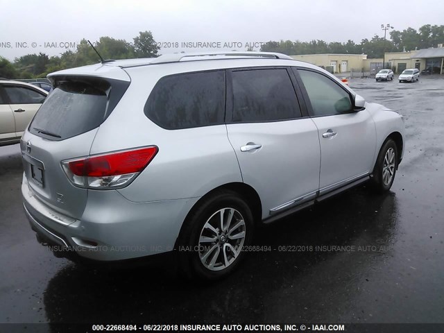 5N1AR2MM9EC725729 - 2014 NISSAN PATHFINDER S/SV/SL/PLATINUM SILVER photo 4