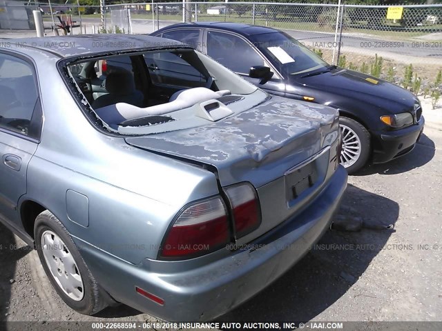 1HGCD5631TA193565 - 1996 HONDA ACCORD LX/EX Light Blue photo 6