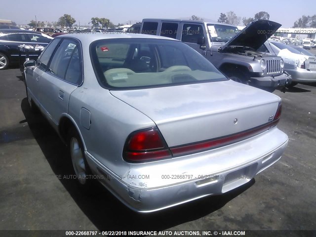 1G3HY52KXV4859376 - 1997 OLDSMOBILE LSS SILVER photo 3