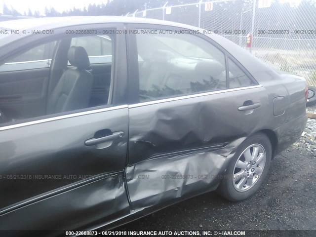 JTDBE32K120084441 - 2002 TOYOTA CAMRY LE/XLE/SE ნაცრისფერი ფოტო 6