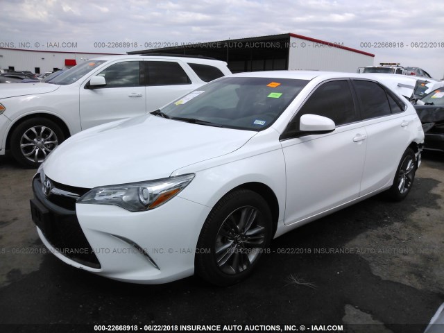4T1BF1FK1HU273499 - 2017 TOYOTA CAMRY LE/XLE/SE/XSE 白色 照片 2