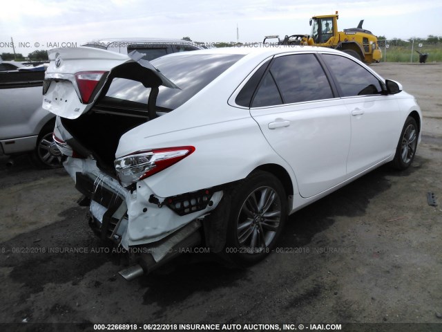 4T1BF1FK1HU273499 - 2017 TOYOTA CAMRY LE/XLE/SE/XSE 白色 照片 4