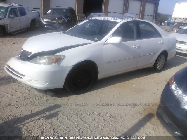 4T1BE32KX2U061311 - 2002 TOYOTA CAMRY LE/XLE/SE 白色 照片 2