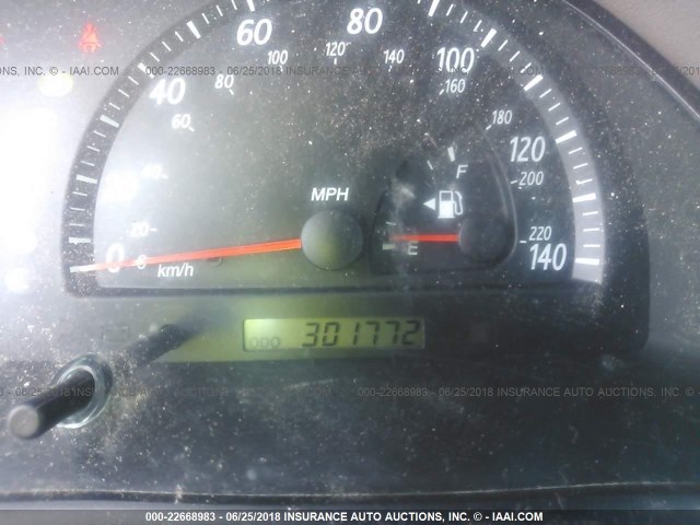 4T1BE32KX2U061311 - 2002 TOYOTA CAMRY LE/XLE/SE 白色 照片 7