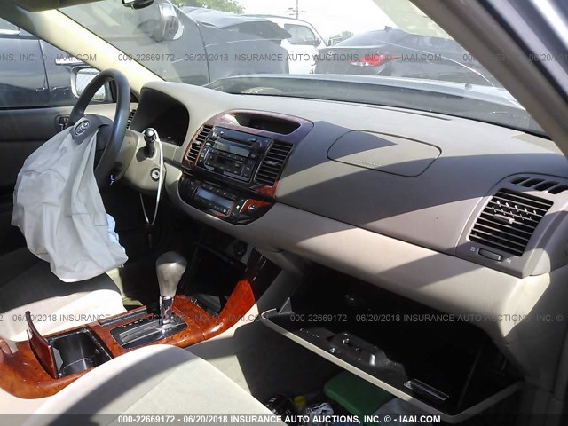 4T1BE32KX6U707081 - 2006 TOYOTA CAMRY LE/XLE/SE ნაცრისფერი ფოტო 5