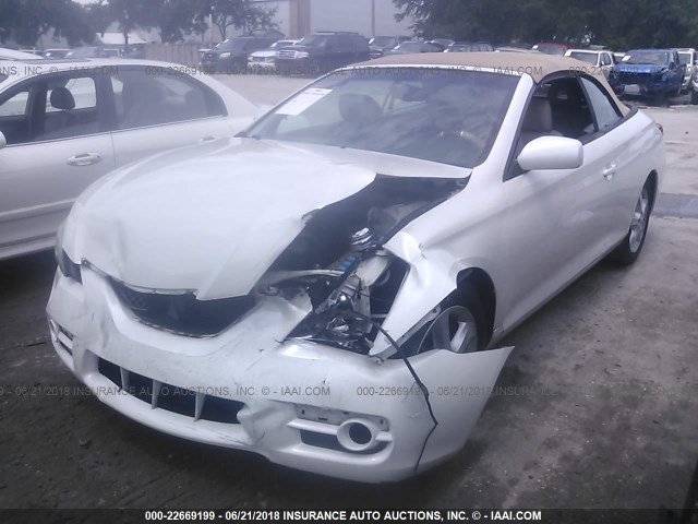 4T1FA38P28U157300 - 2008 TOYOTA CAMRY SOLARA SE/SLE/SPORT WHITE photo 2