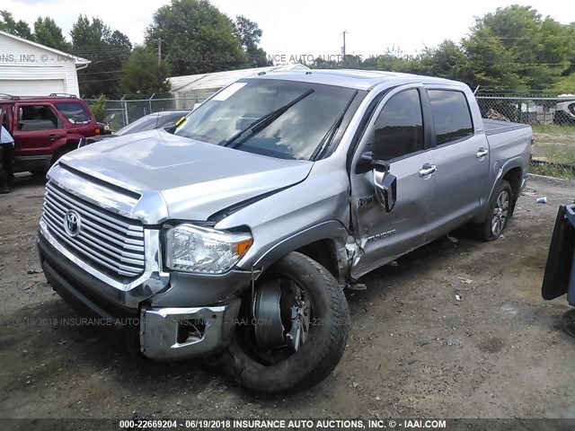 5TFHW5F16FX436043 - 2015 TOYOTA TUNDRA CREWMAX LIMITED SILVER photo 2