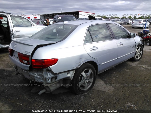 JHMCN36545C003801 - 2005 HONDA ACCORD HYBRID SILVER photo 4