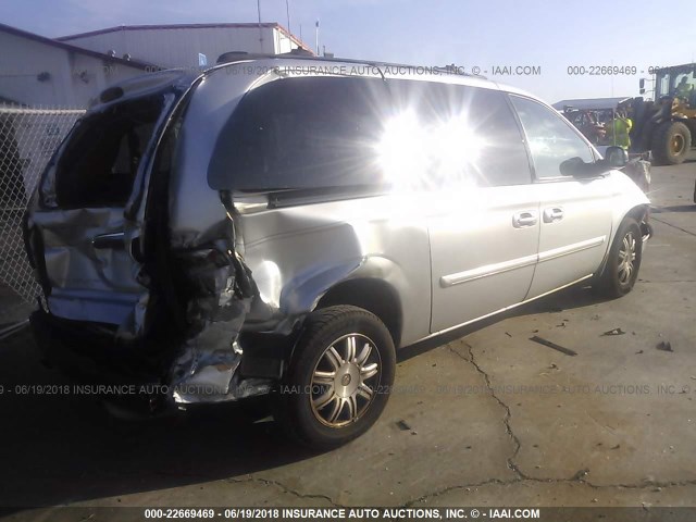 2C4GP54L35R231824 - 2005 CHRYSLER TOWN & COUNTRY TOURING SILVER photo 4