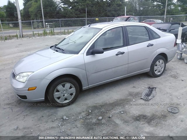 1FAFP34N27W363264 - 2007 FORD FOCUS ZX4/S/SE/SES 银色 照片 2