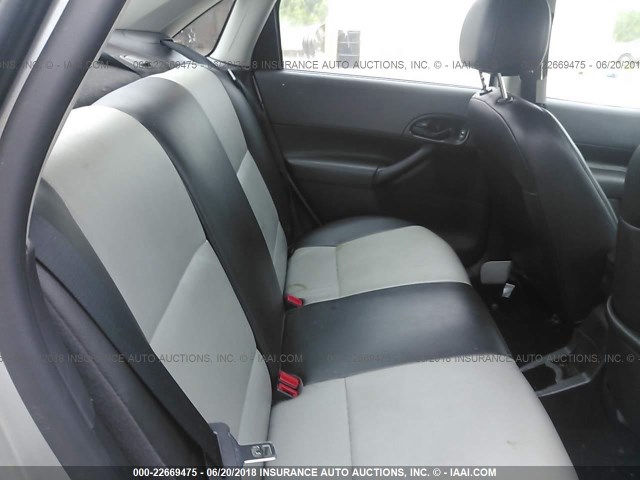 1FAFP34N27W363264 - 2007 FORD FOCUS ZX4/S/SE/SES 银色 照片 8
