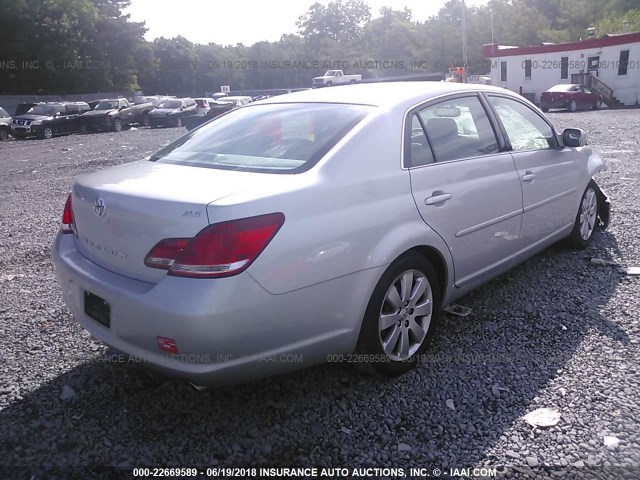 4T1BK36B26U129867 - 2006 TOYOTA AVALON XL/XLS/TOURING/LIMITED SILVER photo 4