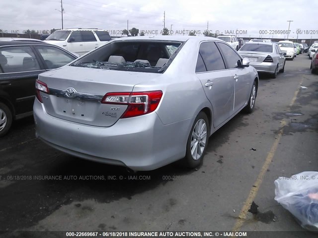 4T4BF1FK6CR250024 - 2012 TOYOTA CAMRY SE/LE/XLE ვერცხლისფერი ფოტო 4
