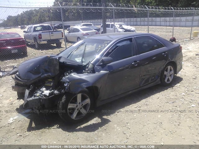 4T1BF1FK1CU010776 - 2012 TOYOTA CAMRY SE/LE/XLE 灰色 照片 2