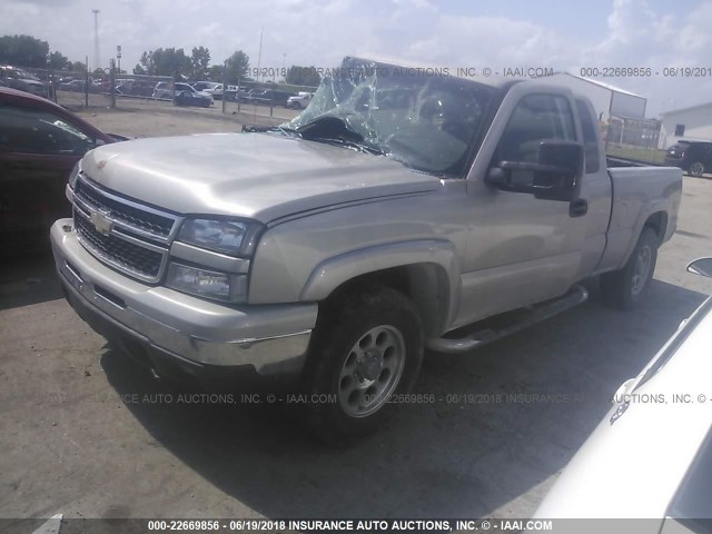 1GCEK19Z77Z106782 - 2007 CHEVROLET SILVERADO K1500 CLASSIC SILVER photo 2