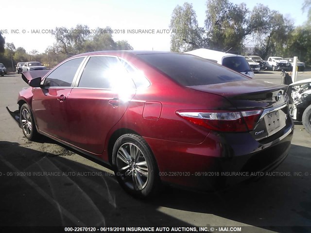 4T1BF1FK2GU519717 - 2016 TOYOTA CAMRY LE/XLE/SE/XSE 红色 照片 3