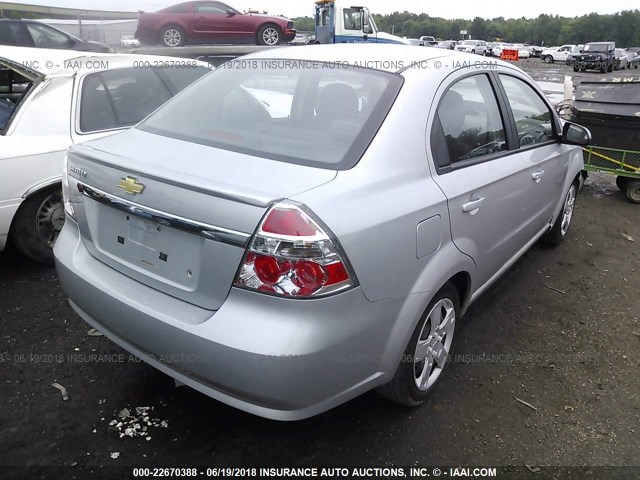 KL1TG5DEXAB106142 - 2010 CHEVROLET AVEO LT GRAY photo 4