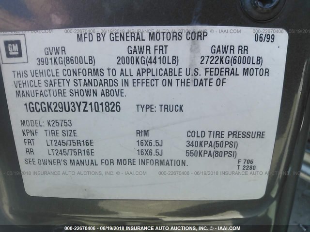 1GCGK29U3YZ101826 - 2000 CHEVROLET SILVERADO K2500 GRAY photo 9