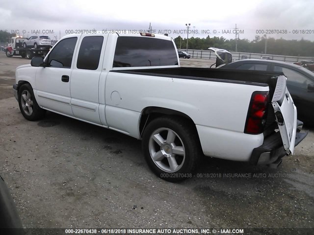 2GCEC19V031289942 - 2003 CHEVROLET SILVERADO C1500 WHITE photo 3