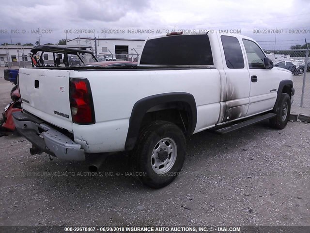 1GCHC29U23E136861 - 2003 CHEVROLET SILVERADO C2500 HEAVY DUTY WHITE photo 4