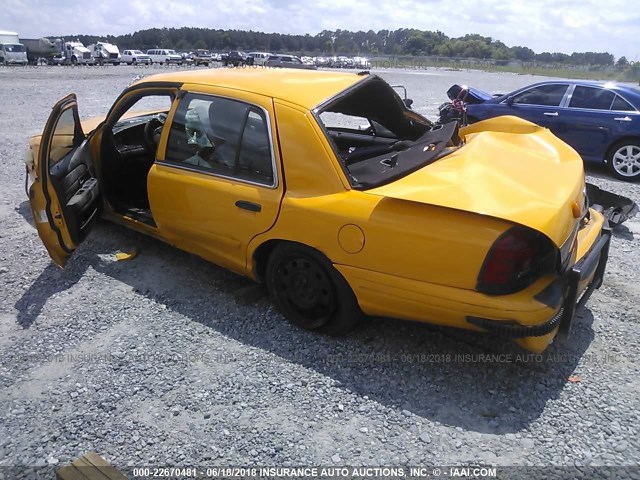 2FABP7AV7BX179137 - 2011 FORD CROWN VICTORIA S YELLOW photo 3