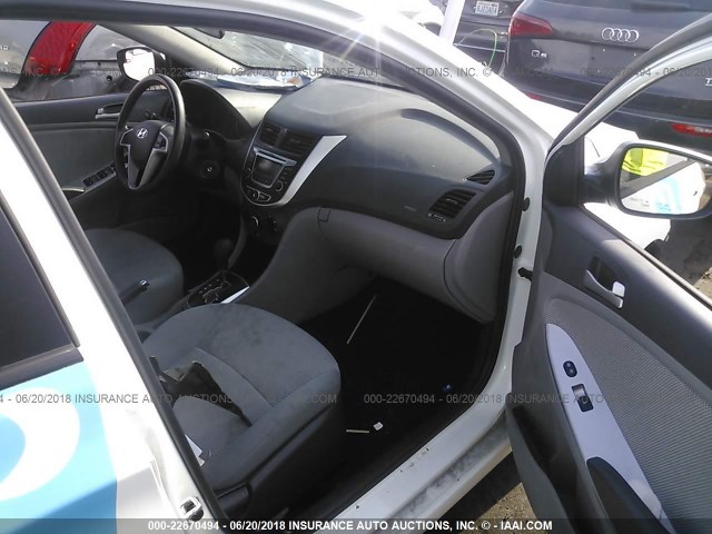 KMHCT5AE6EU144370 - 2014 HYUNDAI ACCENT GLS/GS WHITE photo 5