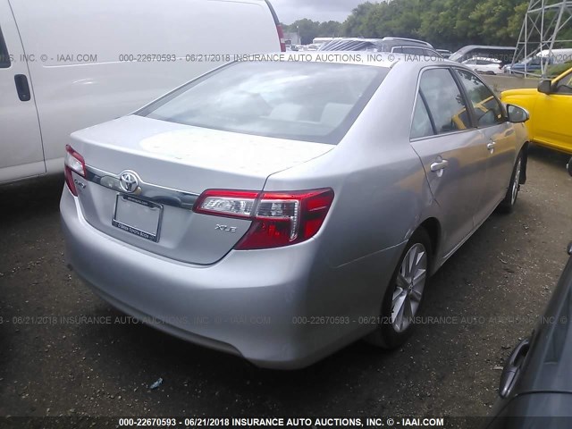 4T1BF1FK8CU027994 - 2012 TOYOTA CAMRY SE/LE/XLE 银色 照片 4
