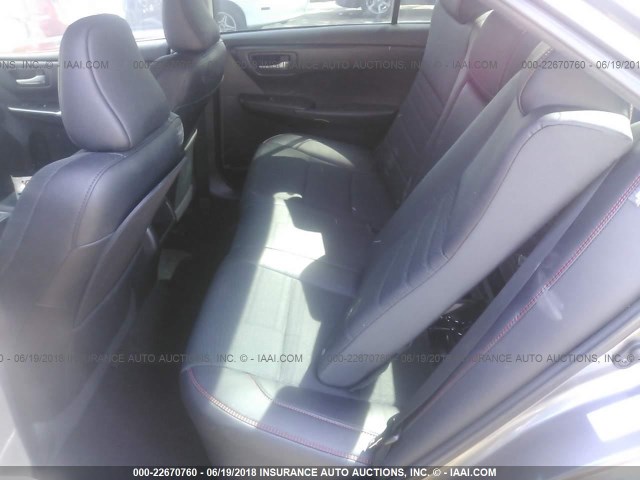 4T1BF1FK5HU393631 - 2017 TOYOTA CAMRY LE/XLE/SE/XSE GRAY photo 8