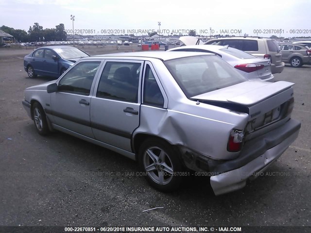 YV1LS5551V2408280 - 1997 VOLVO 850 Argent photo 3
