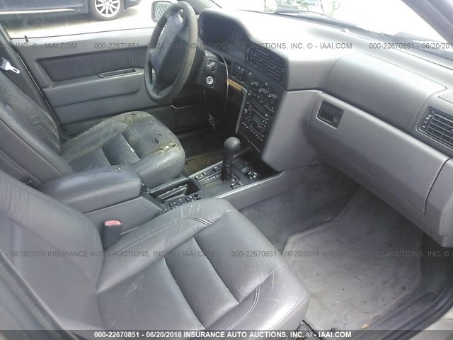 YV1LS5551V2408280 - 1997 VOLVO 850 SILVER photo 5