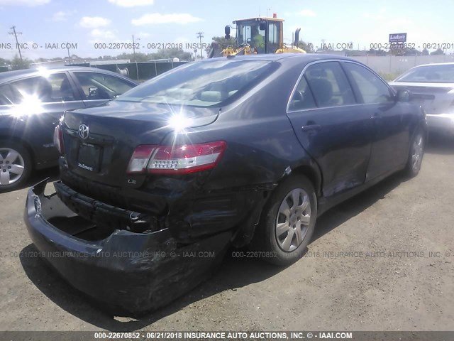 4T1BF3EK0AU023089 - 2010 TOYOTA CAMRY SE/LE/XLE GRAY photo 4