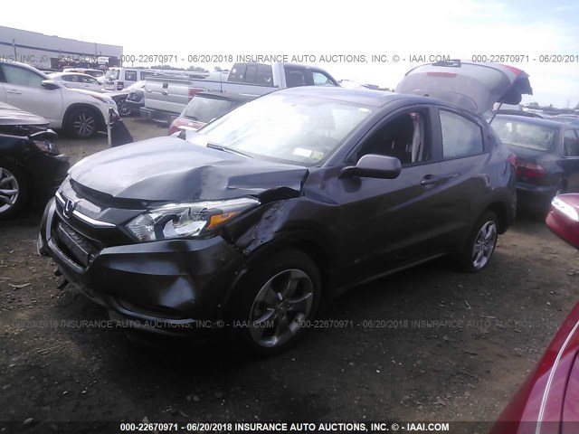 3CZRU6H38JG710185 - 2018 HONDA HR-V LX GRAY photo 2