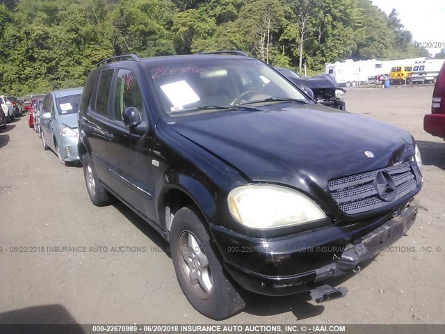 4JGAB54EXYA145632 - 2000 MERCEDES-BENZ ML 320 BLACK photo 1