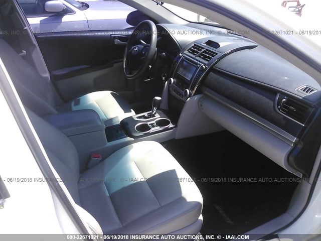4T1BF1FK5CU122092 - 2012 TOYOTA CAMRY SE/LE/XLE 白色 照片 5