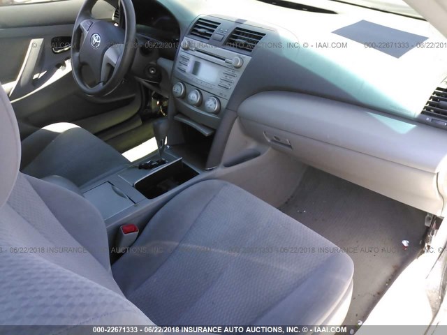 4T4BF3EK2BR163457 - 2011 TOYOTA CAMRY SE/LE/XLE BLACK photo 5