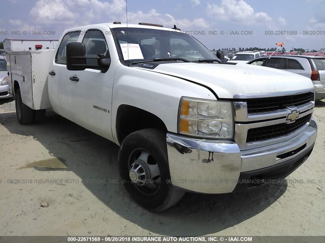 1GBJC33K88F181873 - 2008 CHEVROLET SILVERADO C3500 WHITE photo 1