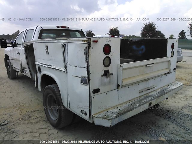 1GBJC33K88F181873 - 2008 CHEVROLET SILVERADO C3500 WHITE photo 3