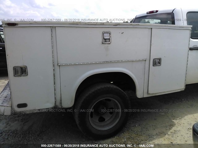 1GBJC33K88F181873 - 2008 CHEVROLET SILVERADO C3500 WHITE photo 7