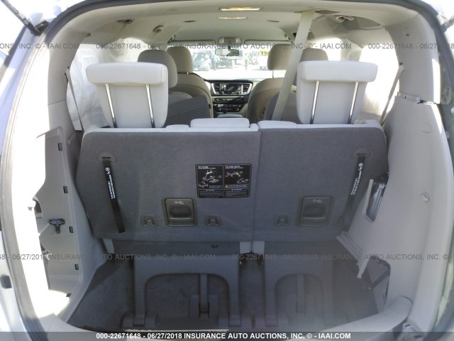 KNDMA5C1XH6263833 - 2017 KIA SEDONA L SILVER photo 8