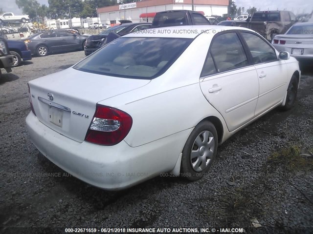 JTDBE32K820018310 - 2002 TOYOTA CAMRY LE/XLE/SE თეთრი ფოტო 4