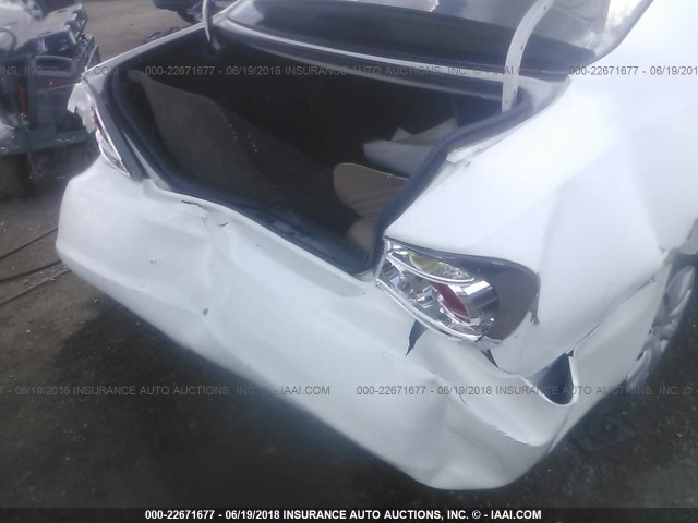 4T1BE30K05U416543 - 2005 TOYOTA CAMRY LE/XLE/SE თეთრი ფოტო 6