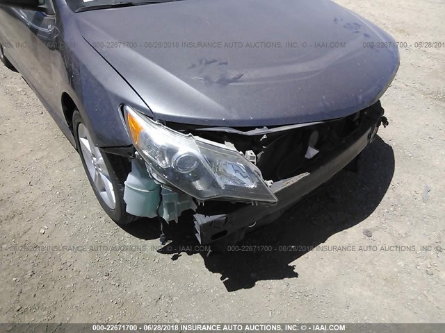 4T1BF1FK4EU864096 - 2014 TOYOTA CAMRY L/SE/LE/XLE 灰色 照片 6