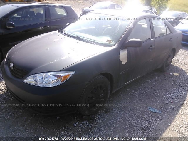 4T1BE32K04U304594 - 2004 TOYOTA CAMRY LE/XLE/SE შავი ფოტო 2