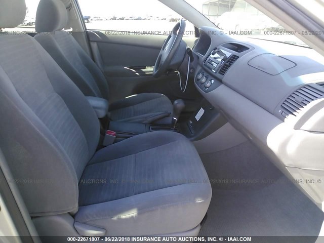 4T1BE32K66U113619 - 2006 TOYOTA CAMRY LE/XLE/SE ვერცხლისფერი ფოტო 5