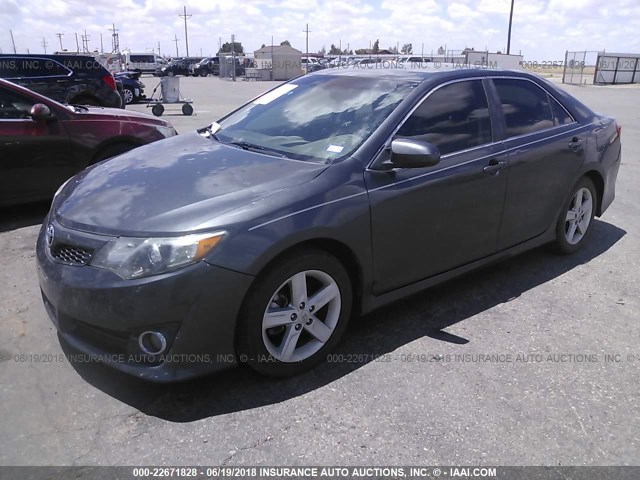 4T1BF1FK5CU122657 - 2012 TOYOTA CAMRY SE/LE/XLE 灰色 照片 2