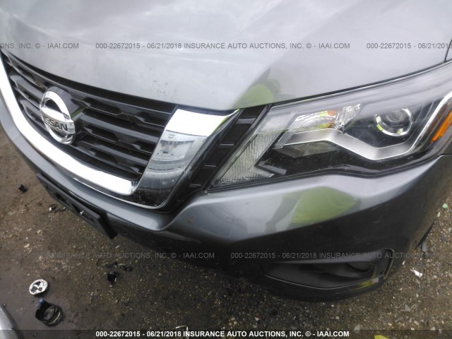 5N1DR2MN0HC610561 - 2017 NISSAN PATHFINDER S/SV/SL/PLATINUM 灰色 照片 6